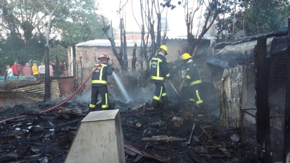 Los bomberos trabajaron en el lugar.