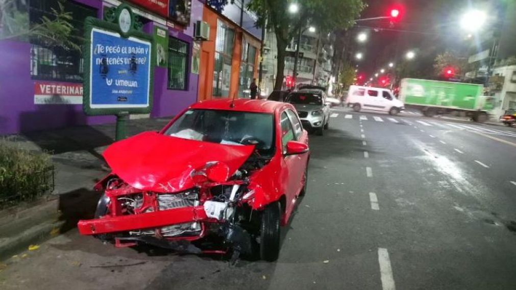 La conductora quedó detenida. (Twitter).