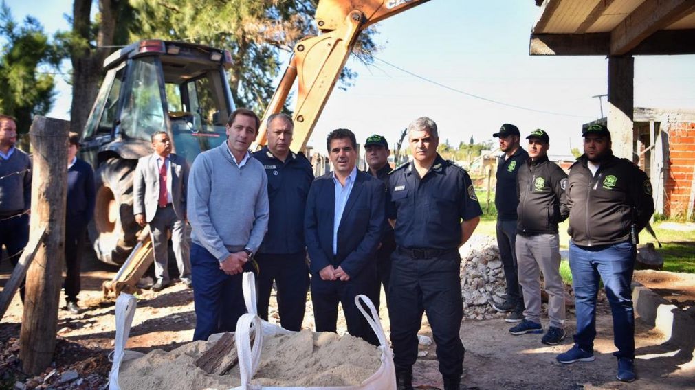 Julio Garro, Cristian Ritondo y Fabián Perroni participaron del operativo.