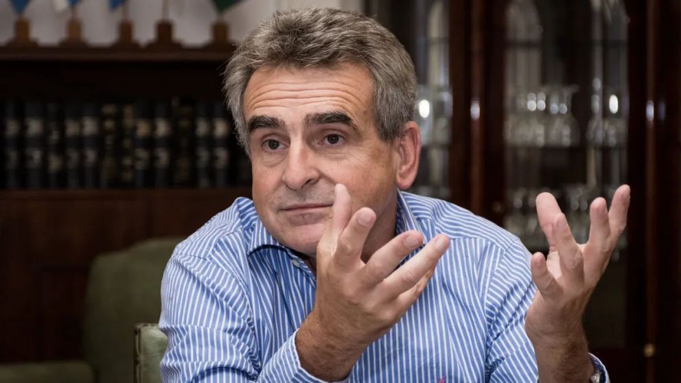 "Si Cristina decide ser candidata a presidenta", estará a su disposición reveló Rossi.