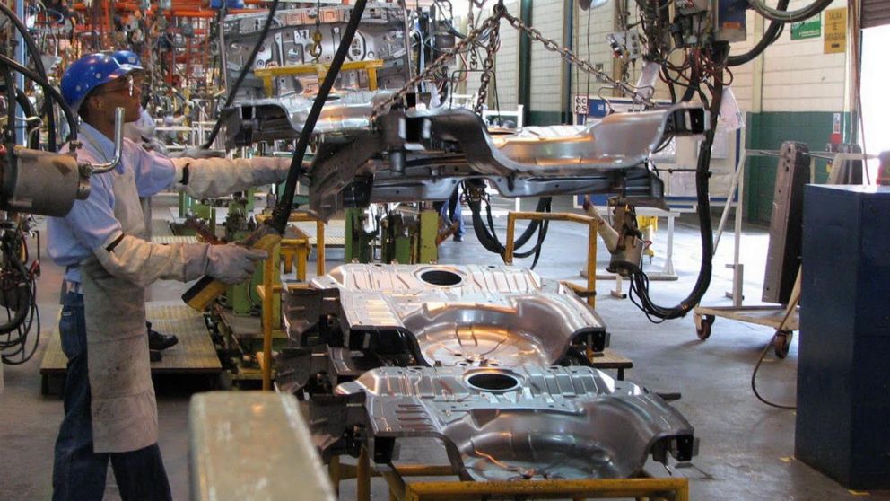 La industria cort� una racha negativa y la construcci�n repunt� el primer trimestre