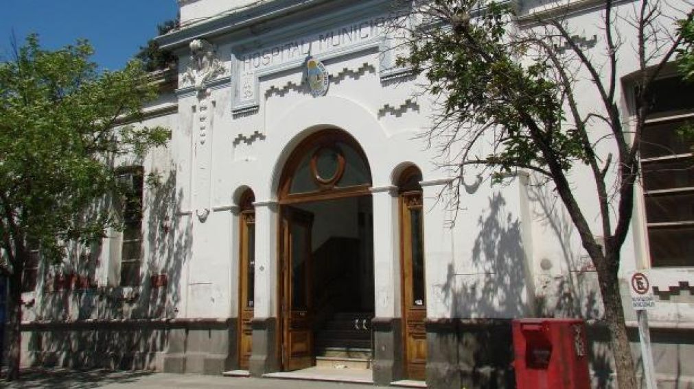 El menor se encuentra internado en el Hospital Municipal Leónidas Lucero.