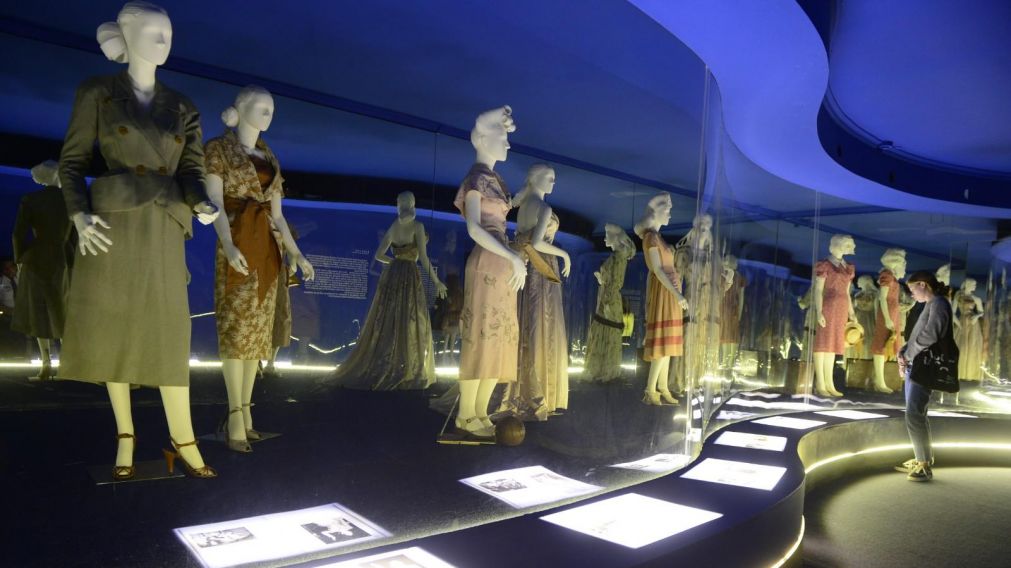 El Museo Evita expone los vestidos que reflejan su empoderamiento a través de los años.(Foto: Jonatan Moreno)