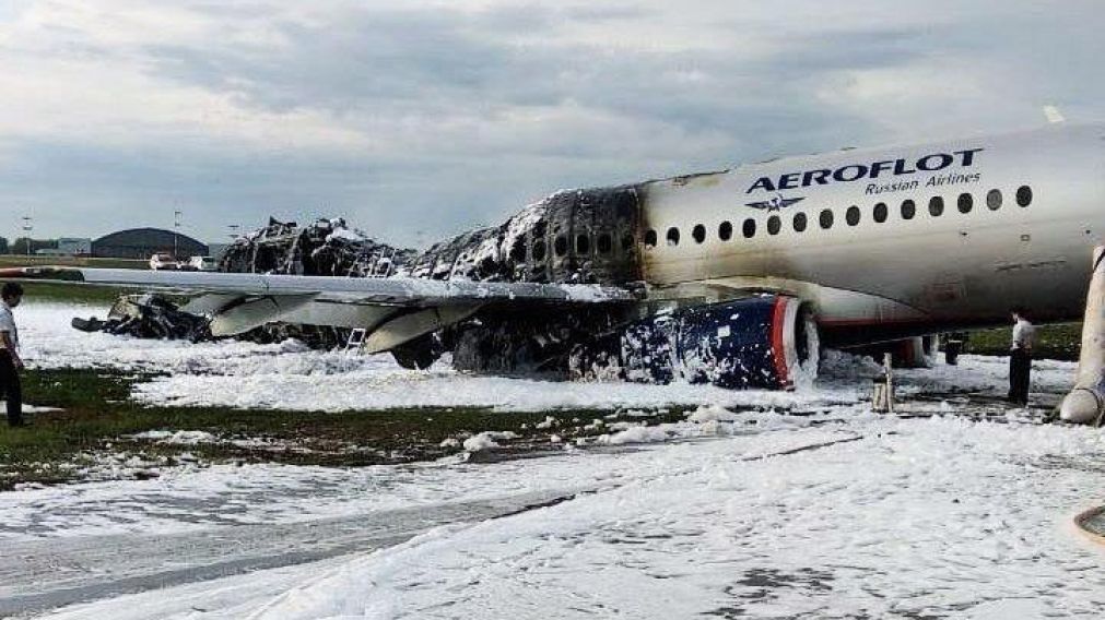El piloto asegur� que "no hubo incendio en el aire".