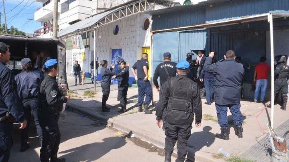 Así fue el operativo policial. (Gentileza El Tribuno)