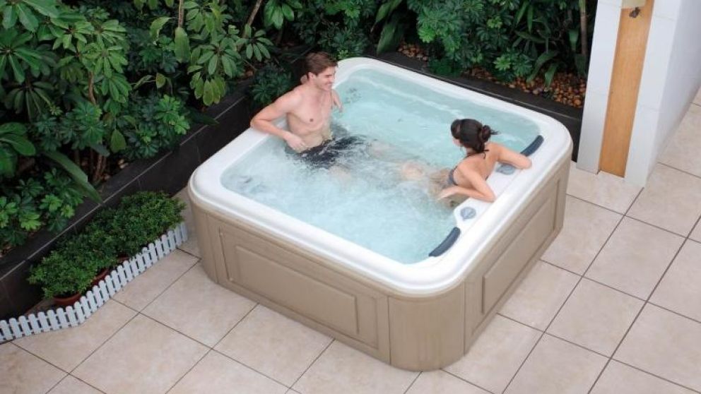 La pareja dijo que los osos realizaron varias visitas e incluso se dieron algunos baños. (Imagen ilustrativa)