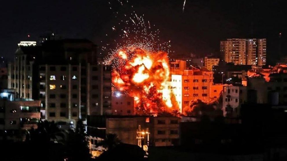 El momento de uno de los bombardeos al Estado sionista de Israel.