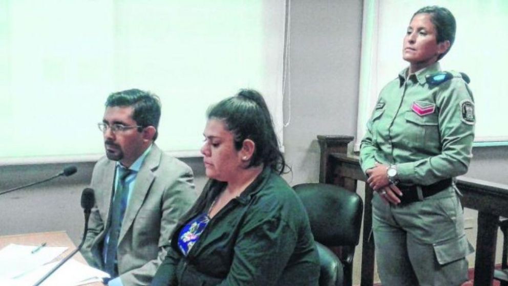 La joven fue procesada por el delito de "homicidio calificado agravado por el vínculo