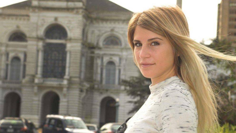 Sonia descree de esta versión oficial sobre el motivo de su despido.