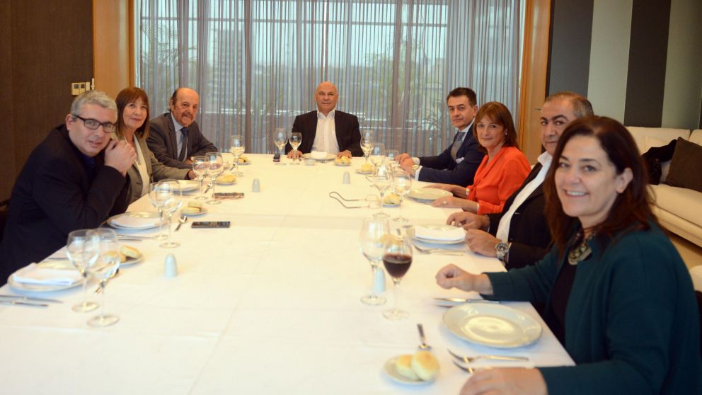 Otro jueves de intercambio de ideas.