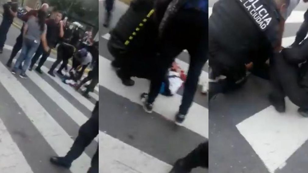 La víctima quedó tirada en medio de la calle durante una hora. (Captura)