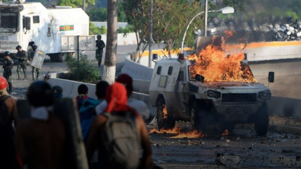 Además, 239 personas fueron heridas por balas, perdigones y gases lacrimógenos y 205 detenidas (Fuente: Twitter).