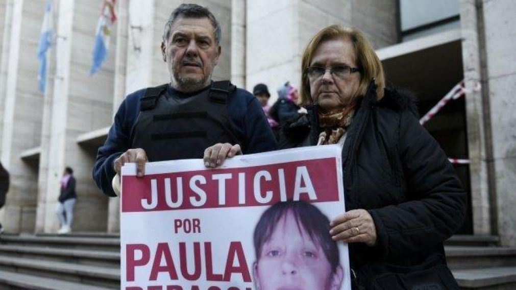 Los padres de la joven conmocionados por el fallo.