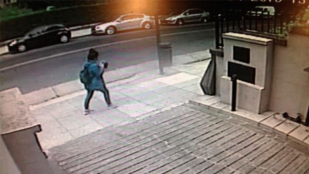Perdió la plata que necesita para operarse y un video muestra a la persona que se la llevó.
