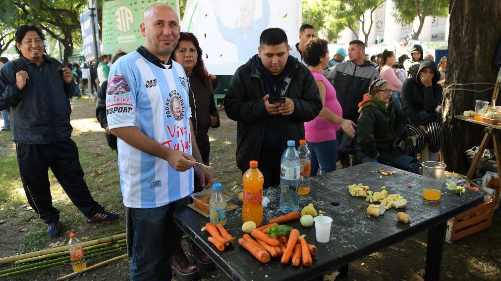 Realizaron más de 300 ollas populares. (Crónica/Rubén Paredes)