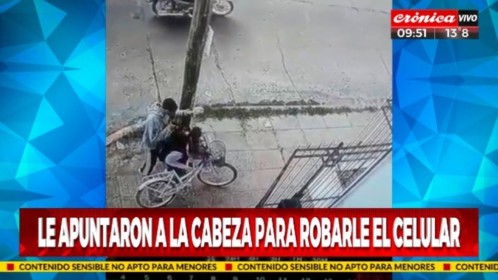 Los delincuentes huyeron en una motocicleta luego de amenazar al bebé.