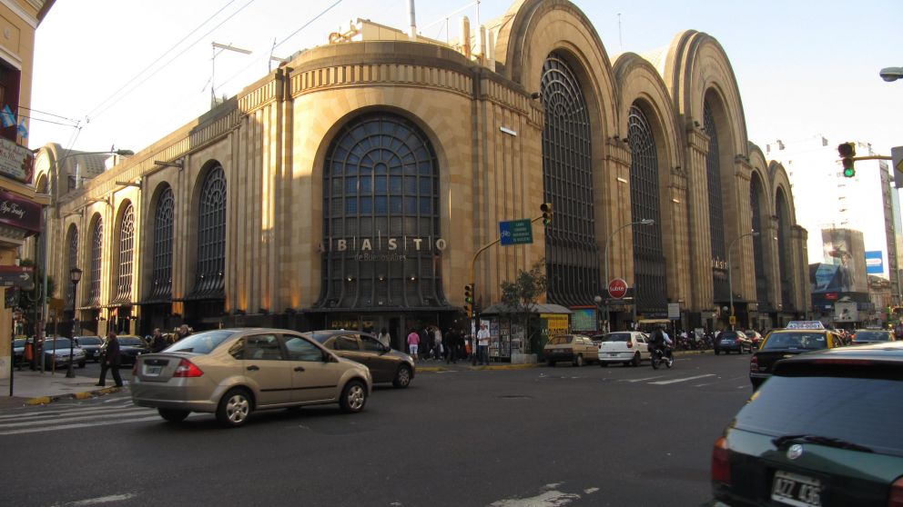 El centro comercial está ubicado en el barrio porteño de Almagro.