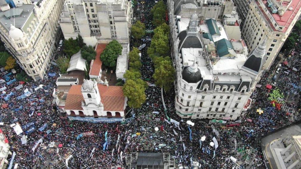 M�s de 200.000 personas se manifestaron en contra de las pol�ticas econ�micas del Gobierno.