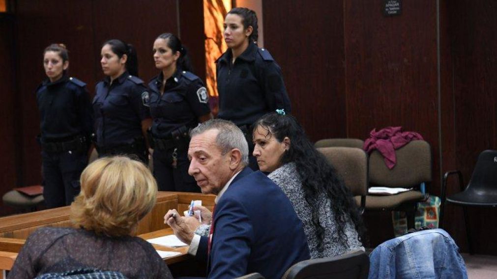 La mamá del joven asesinado criticó al jurado por no tener experiencia ni estudios.