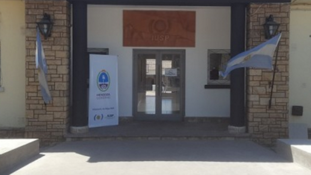 El docente quedó a disposición de la Fiscalía de Delitos contra la Integridad Sexual.