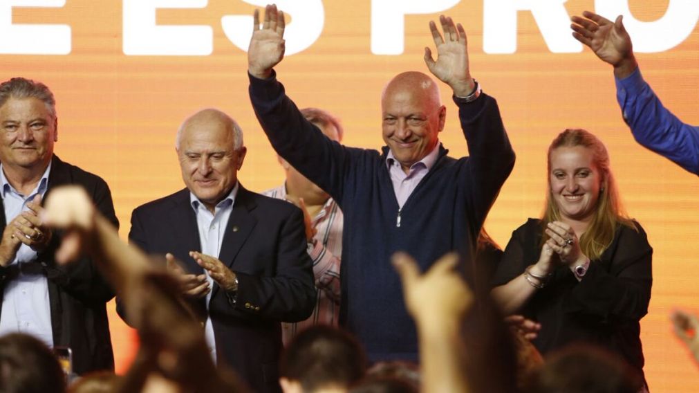 Bonfatti festej� su triunfo. 