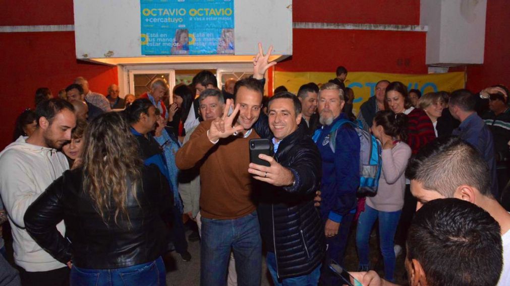 Ramon Mestre estuvo junto al flamante intendente de Oliva.