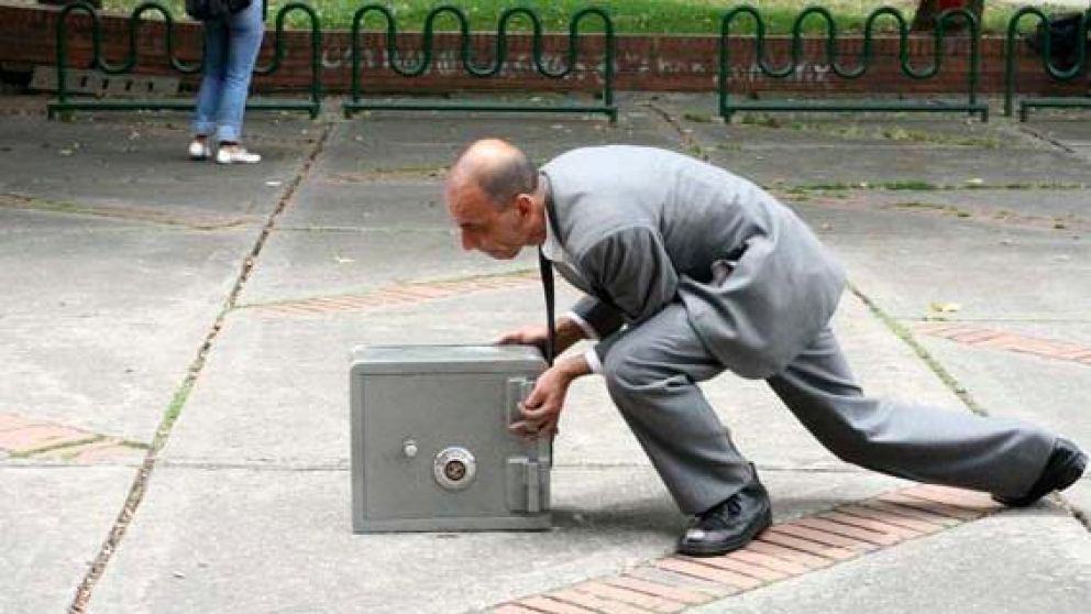 Los ladrones se llevaron la caja fuerte con el dinero y varias alhajas (ilustrativa).