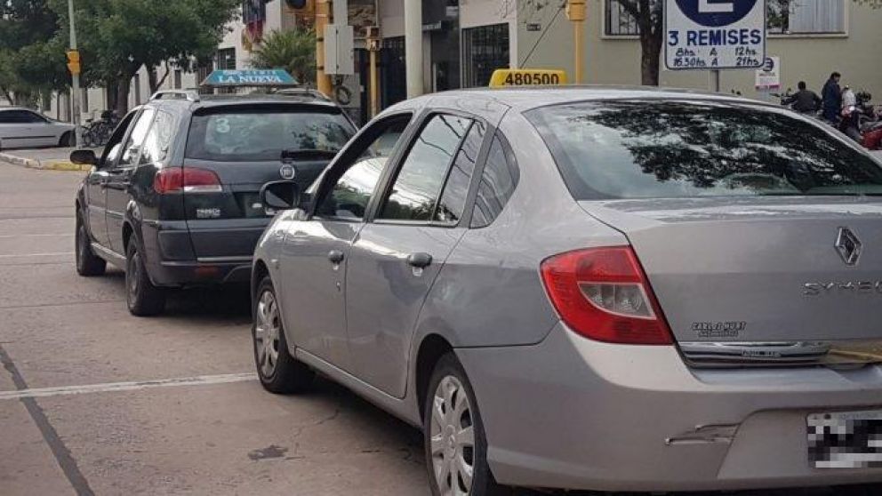 La joven denunci� que el conductor le rob� 1000 pesos.