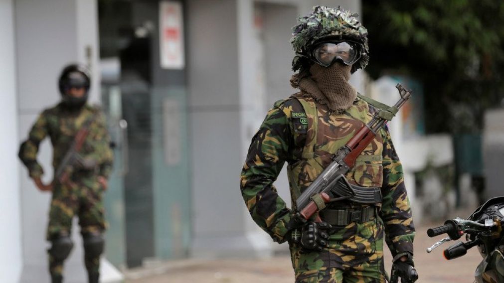 Las explosiones se dieron durante un tiroteo entre militares terroristas.