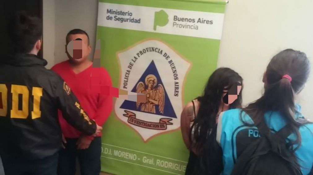Peruano y su pareja detenidos por hacer entraderas y desvalijar autos con inhibidores