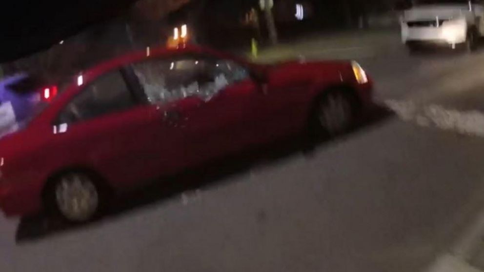 Así quedó el auto tras el tiroteo.