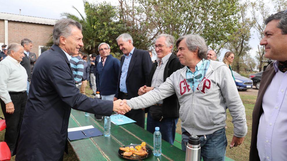 El Presidente estuvo reunido con tamberos santafesinos. (Prensa Presidencia)