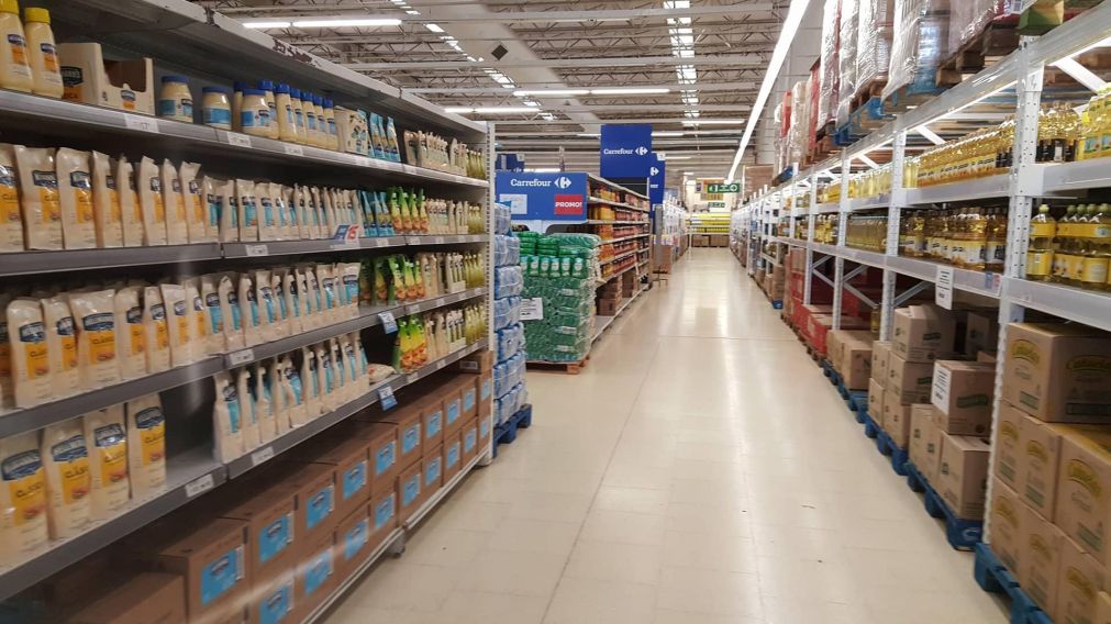 Según el Indec, los centros de compra marcaron su noveno mes consecutivo con una caída en las ventas.