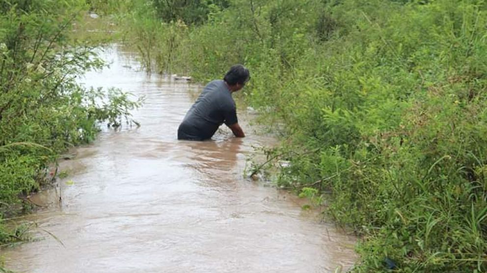 Inundación por intensas lluvias en Chaco. (Gentileza: @Floor_Jimenezz)