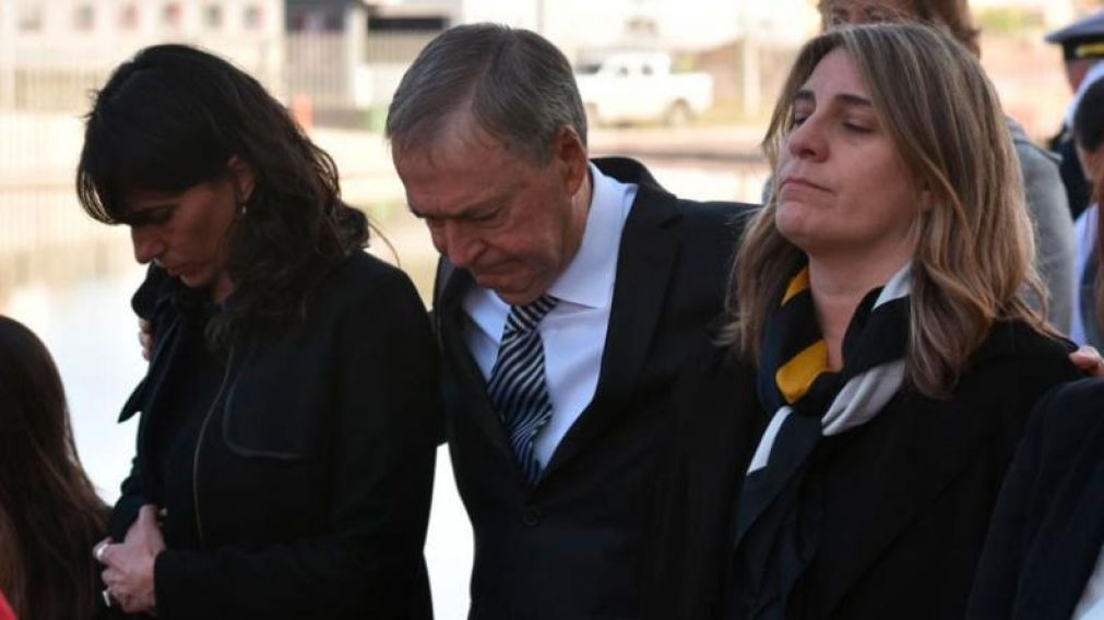 Candelaria, junto a Juan Schiaretti en el velorio de su padre. (Gentileza El Doce tv)
