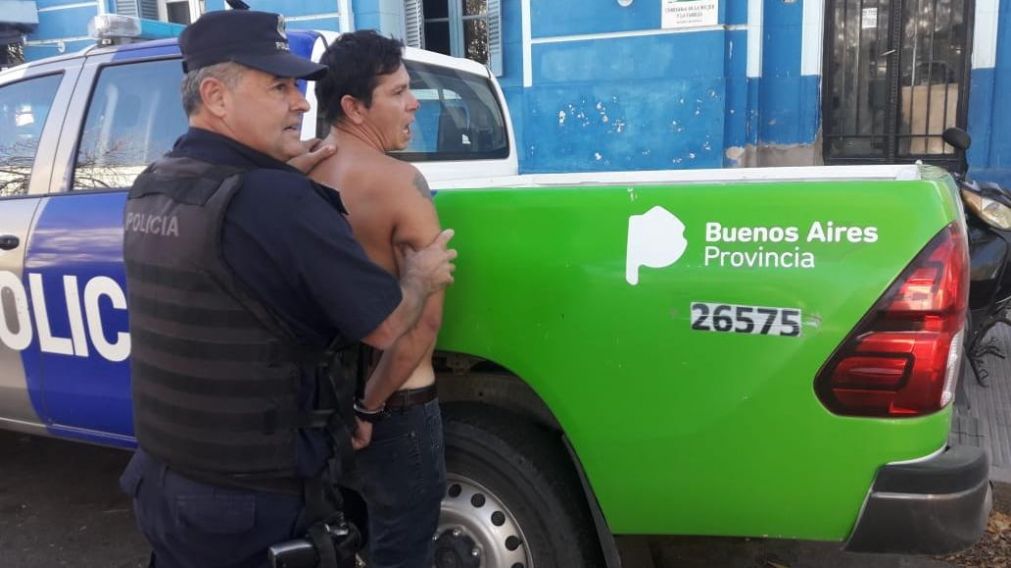 Así era detenido Cuchán tras el confuso episodio.