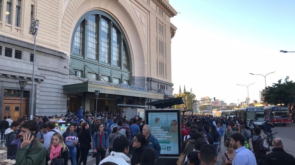 El ferrocarril Roca interrumpió el servicio de todos sus ramales.