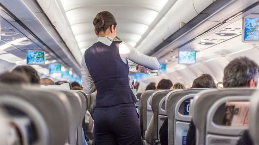 La convocatoria está dirigida a jóvenes y adultos que quieran sumarse a la tripulación de cabina y acceder a una carrera internacional (Imagen ilustrativa).