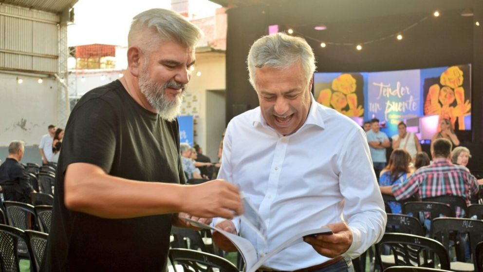 Diego Gareca y el gobernador de Mendoza Alfredo Cornejo