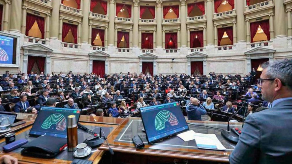A qu� hora es la sesi�n en la C�mara de Diputados por universidades y Garrahan.