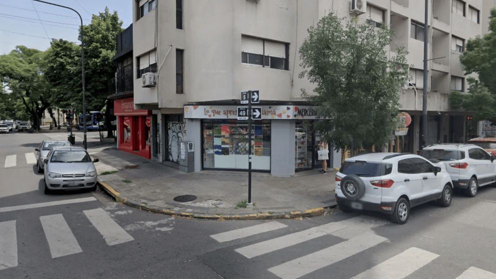La esquina donde los delincuentes le hicieron dejar el dinero a la víctima.