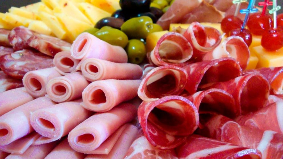Fiambres como recién comprados: el secreto para que perduren en la heladera.