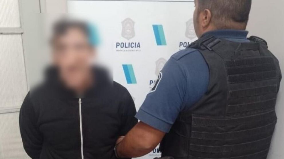Este es el adolescente que resultó aprehendido en dicho procedimiento.