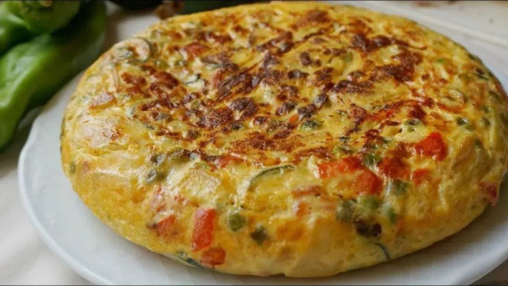 Receta nutritiva y rica de tortilla de verduras al horno.