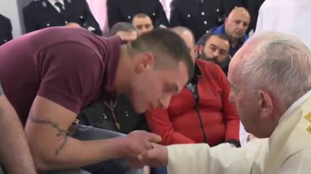 Los presos recibieron con emoción al Sumo Pontífice.