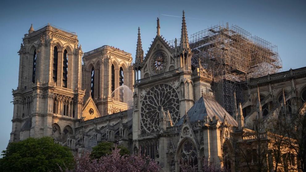 Notre Dame sin techo. El edificio ser� restaurado en los pr�ximos cinco a�os. 