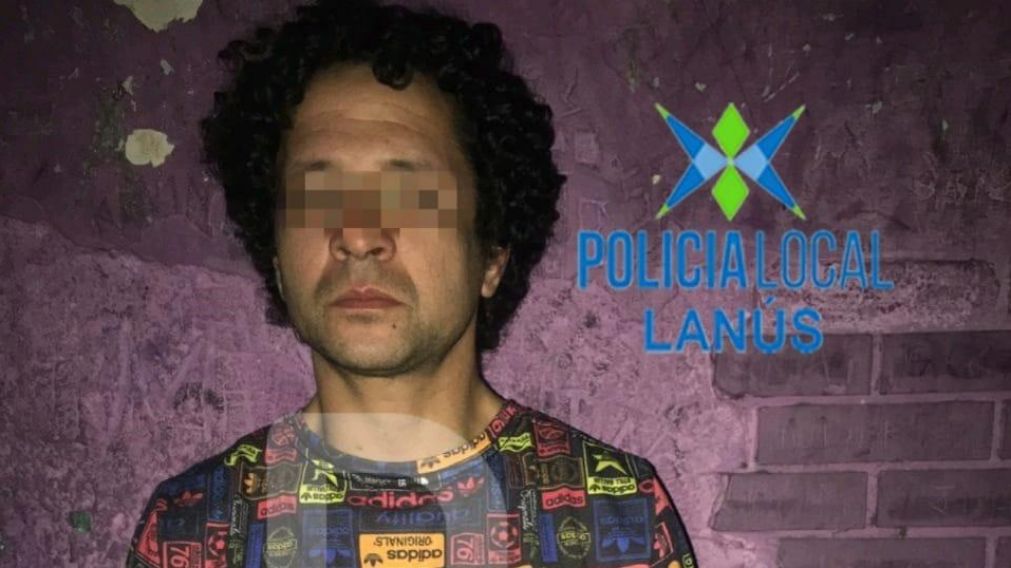 Detenido. El sujeto que transportaba los sandwiches.