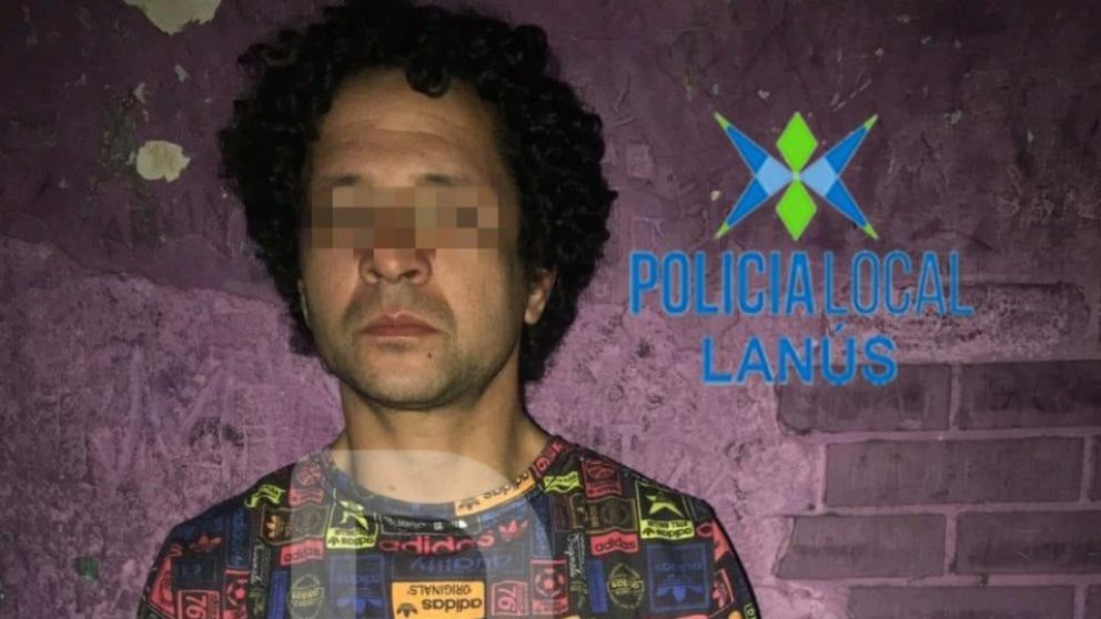 Detenido. El sujeto que transportaba los sandwiches.