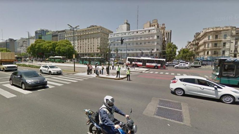 La v�ctima tom� el Uber en la avenida de Mayo y 9 de Julio. (Google Street View)