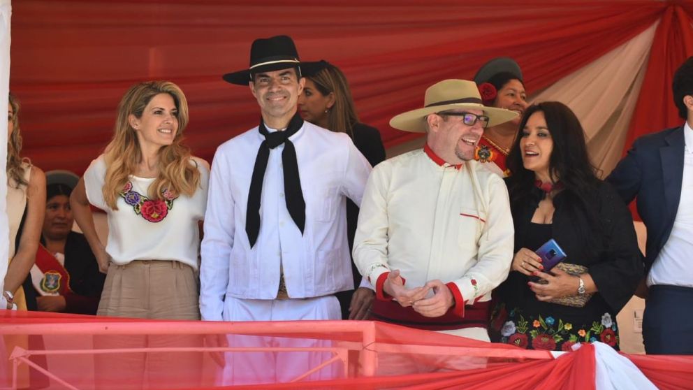 Urtubey visitó Bolivia junto a su esposa, Isabel Macedo.
